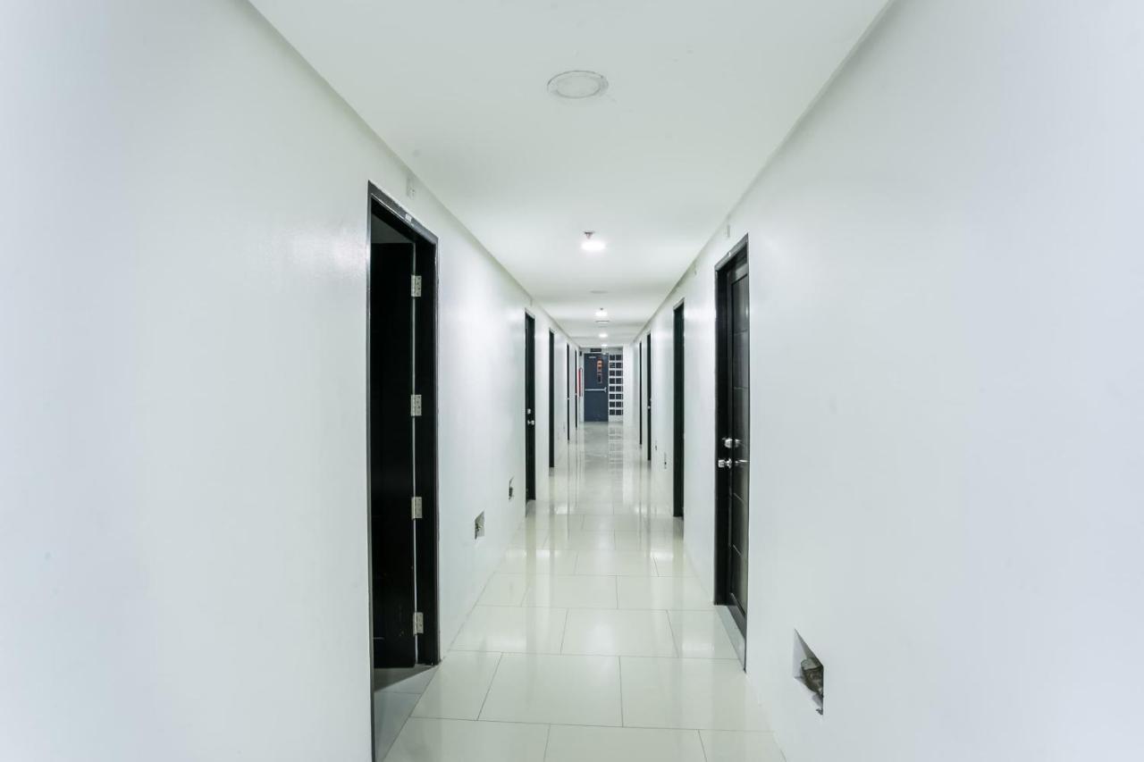 Oyo 505 Jardin Suites Manila Eksteriør bilde
